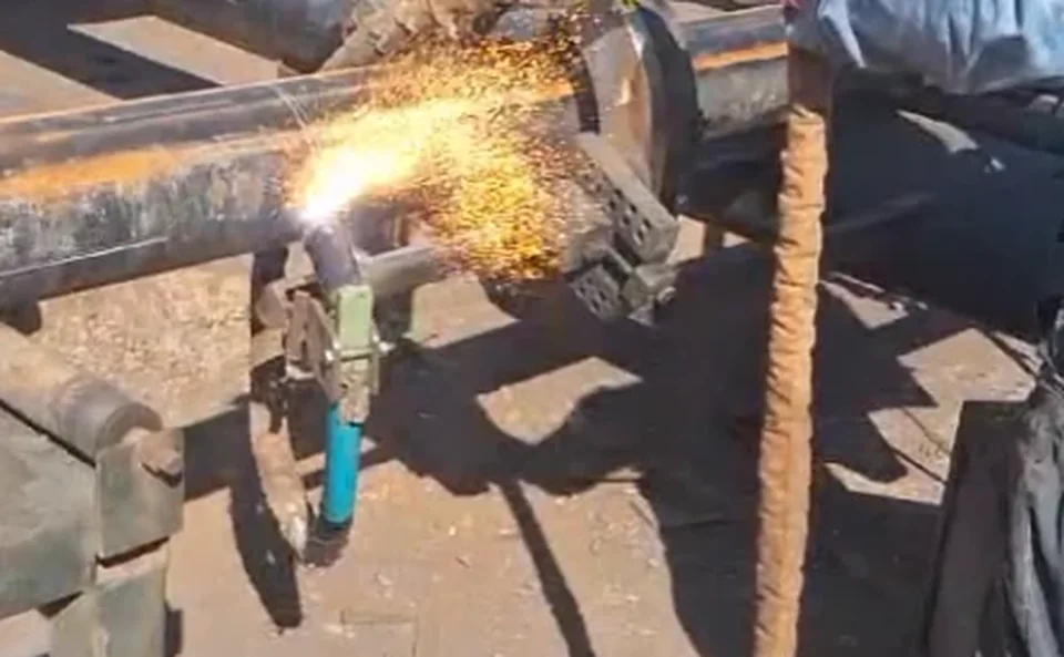 Servicio de corte de cañerías y piezas metálicas con equipo de corte
